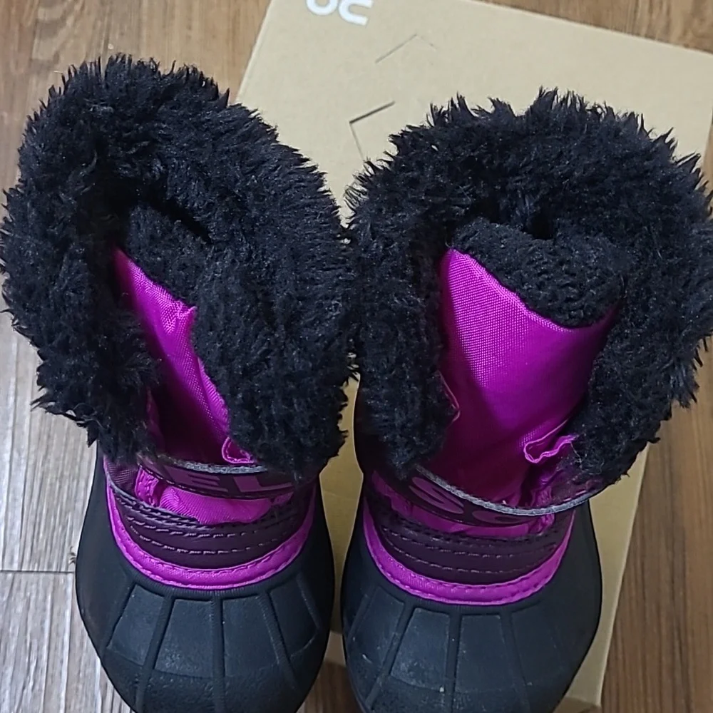 Sorel Kids' Black and Purple Winter Boots used good condition for‎ girl,s.